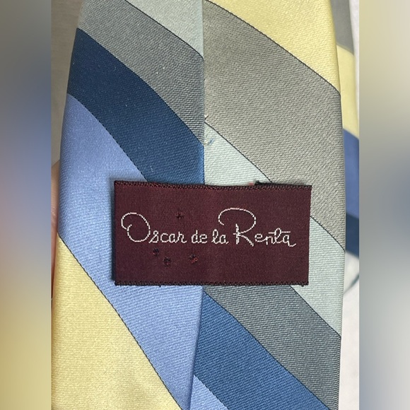Oscar De La Renta Tie - Picture 4 of 7